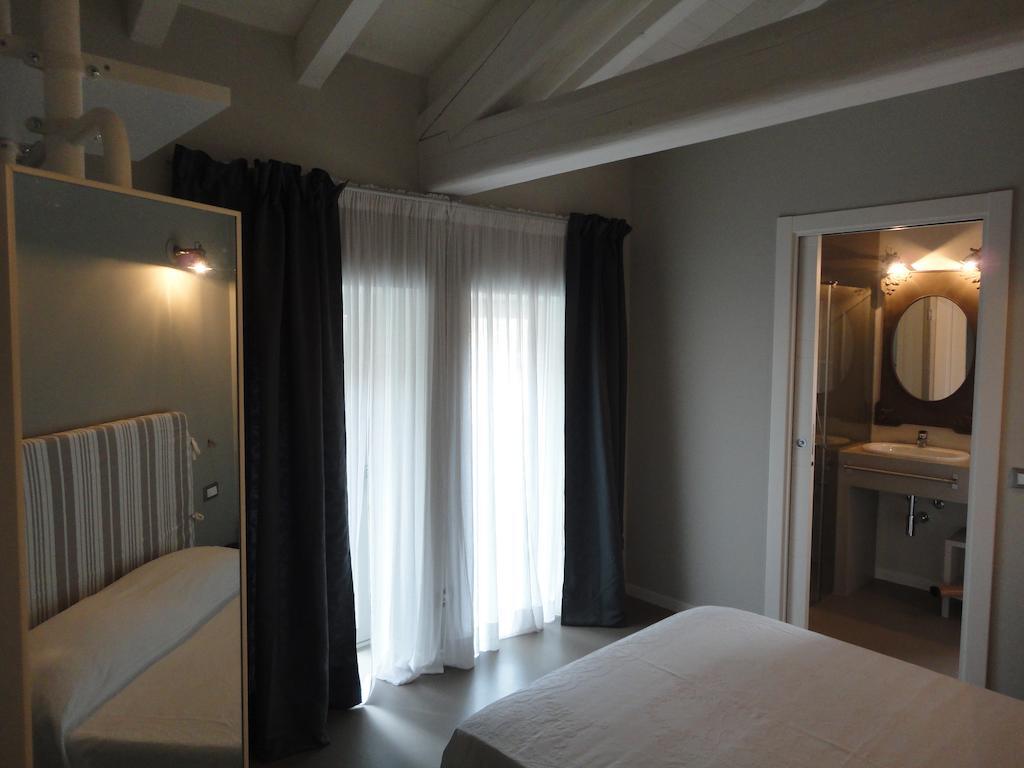 Corte Merighi Charming Rooms Verona Phòng bức ảnh