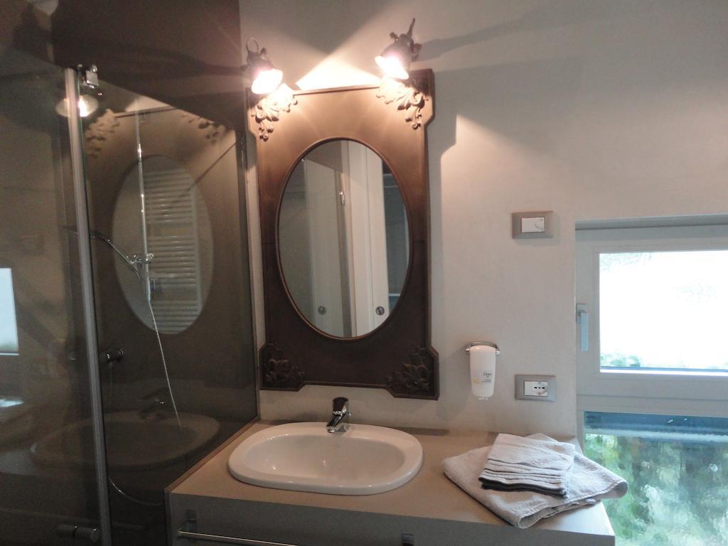 Corte Merighi Charming Rooms Verona Phòng bức ảnh
